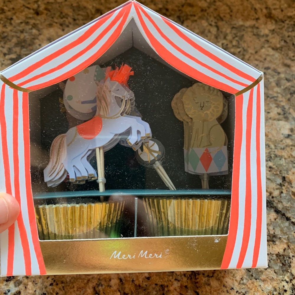 Circus cupcake decorations